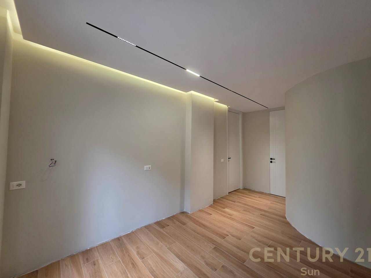 APARTAMENT 2+1 PER SHITJE PRANE KOMUNES SE PARISIT