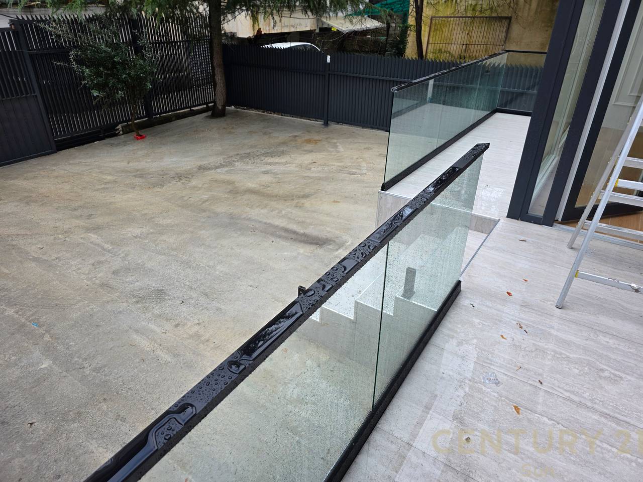 APARTAMENT 2+1 PER SHITJE PRANE KOMUNES SE PARISIT