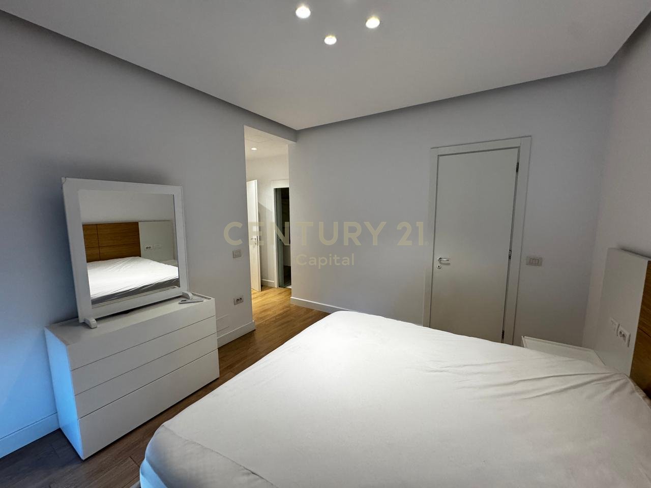 Moderno Duplex in Affitto – Centro, Tirana!