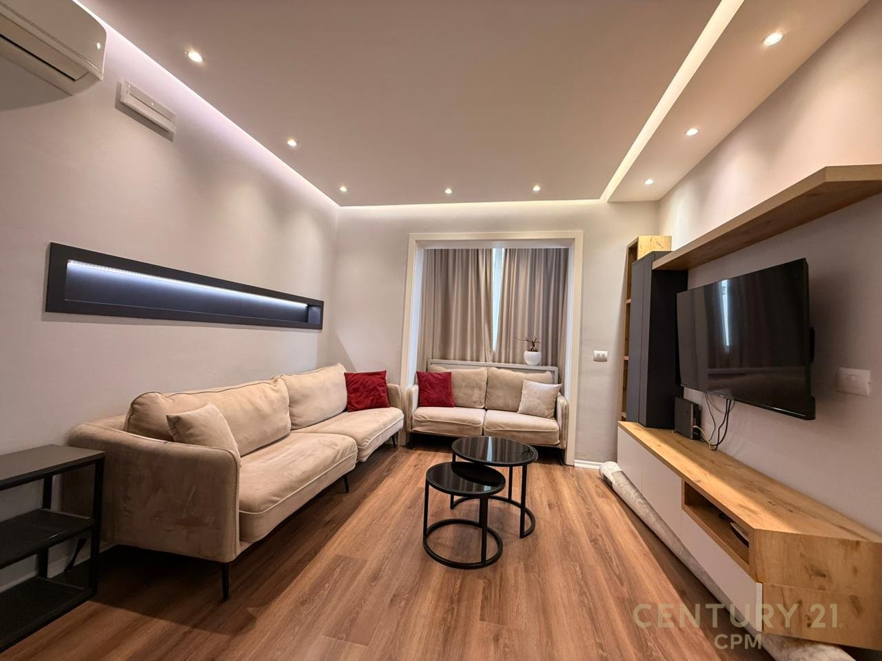 APPARTAMENTO IN AFFITTO A WILSON SQUARE!