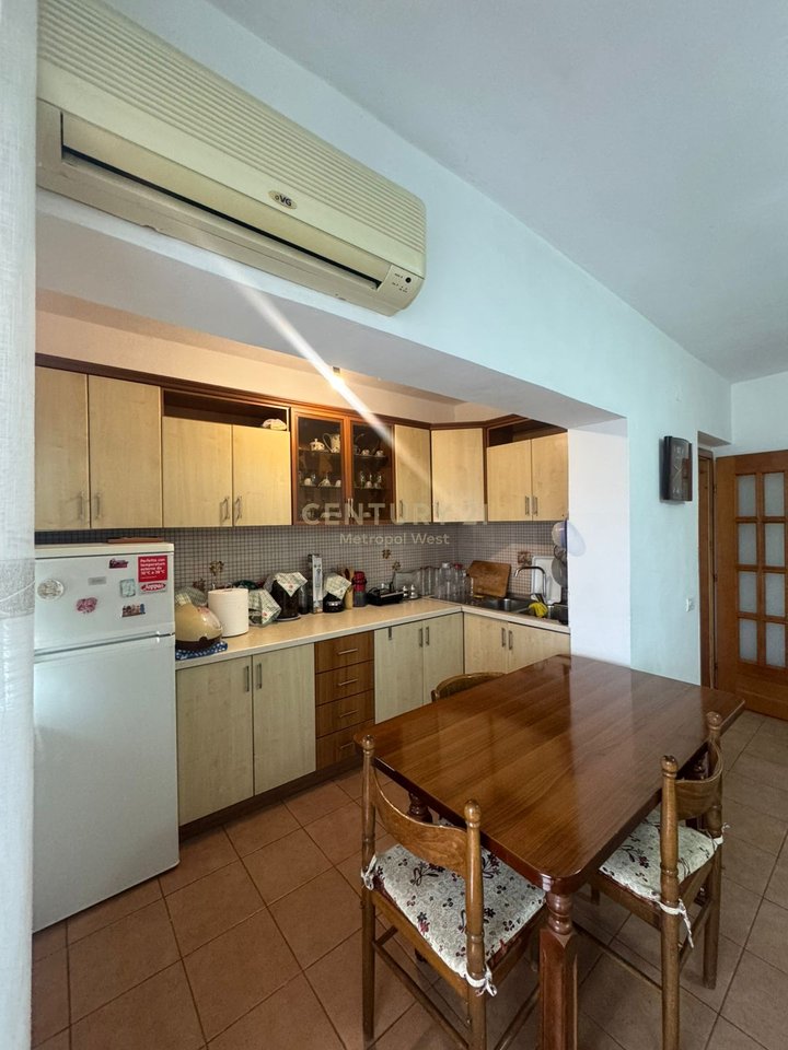 Ish Tregu Elektrik, apartament 2+1 per shitje!