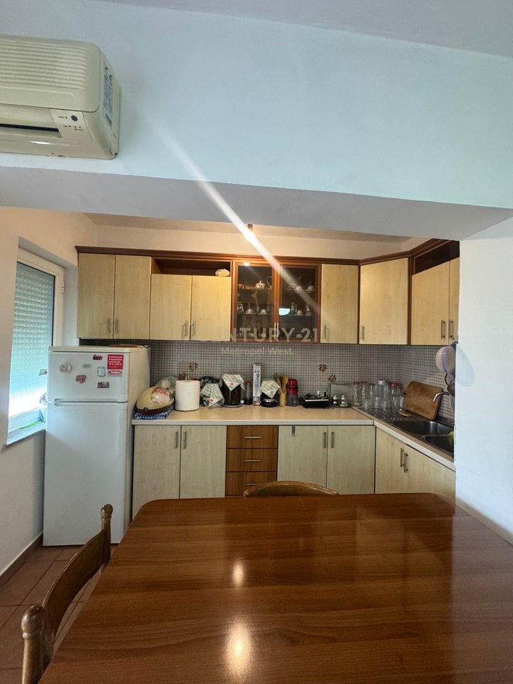 Ish Tregu Elektrik, apartament 2+1 per shitje!