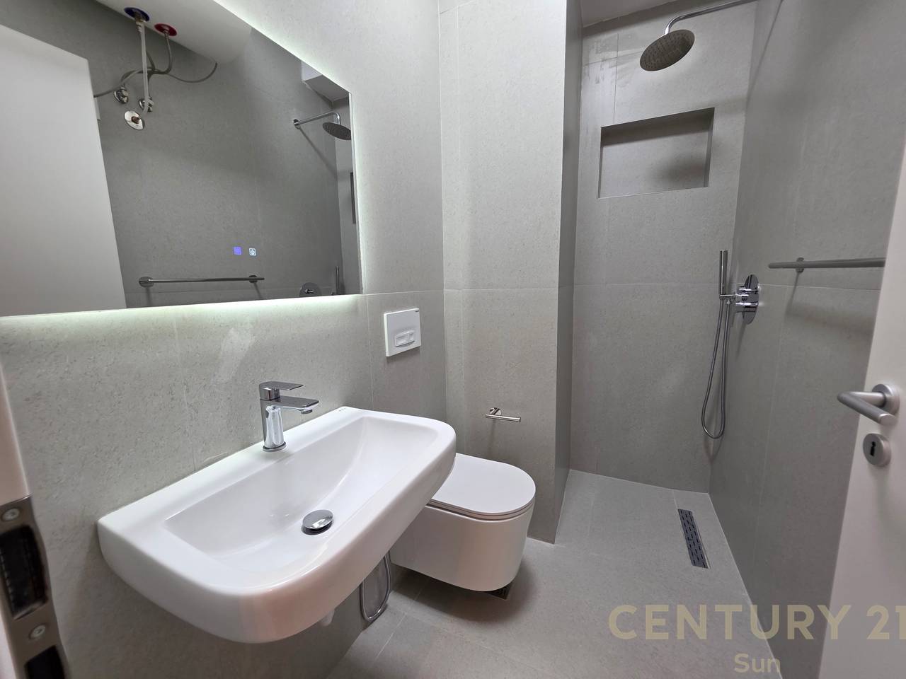 APARTMENT 1+1 IN ALI DEMI