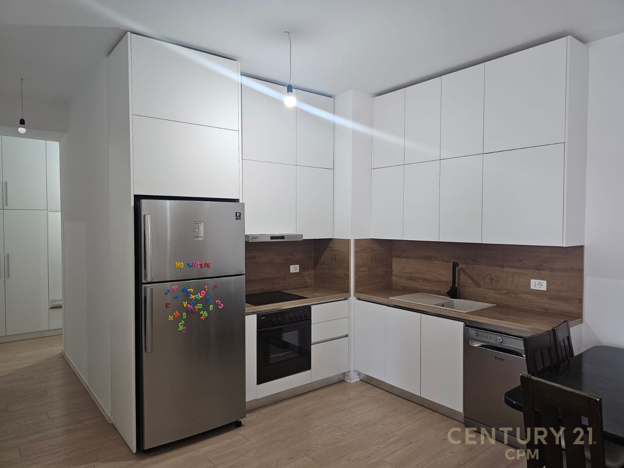 Nuovo appartamento 2+1 in affitto + posto auto ad Ali Dem nel complesso Mangalem