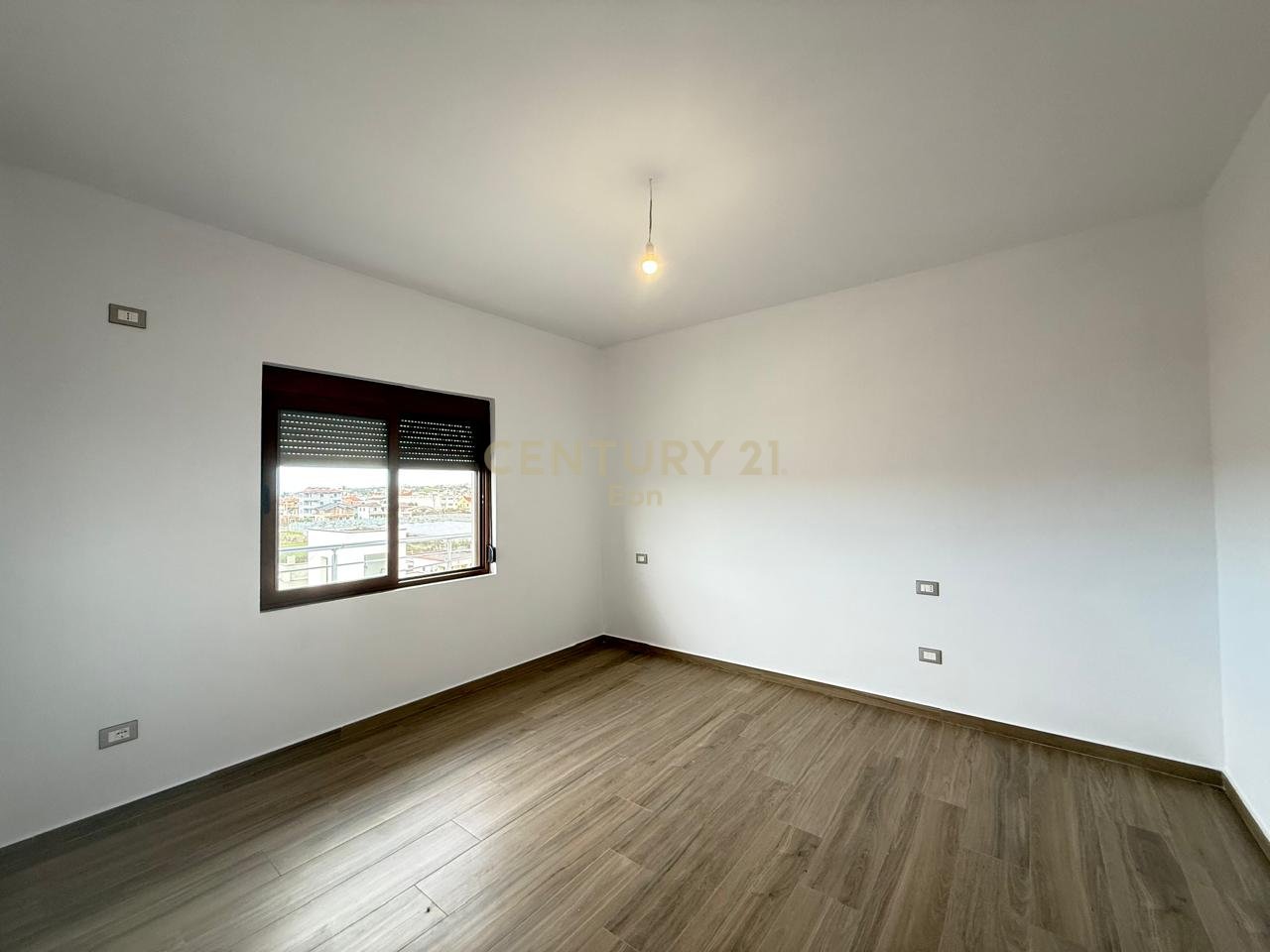 Apartament 3+1 Me Qira në Shkozet, Durrës - 700€ | 149 m²