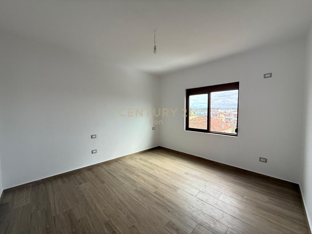 Apartament 3+1 Me Qira në Shkozet, Durrës - 700€ | 149 m²