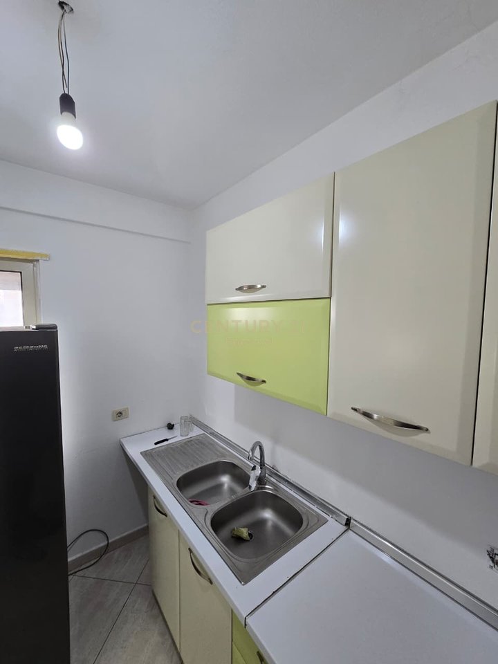 Zyrë me Qera tek Jordan Misja