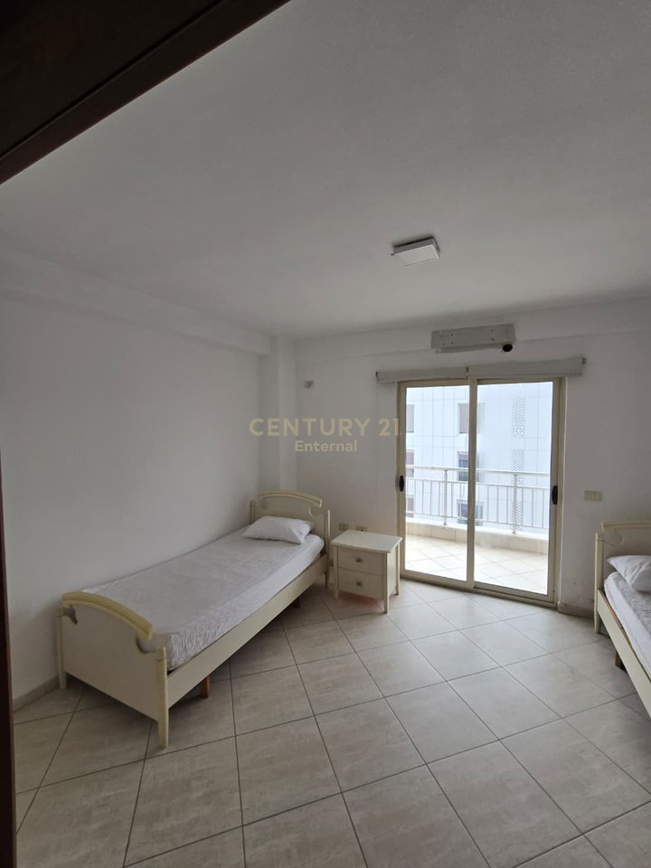 Zyrë me Qera tek Jordan Misja