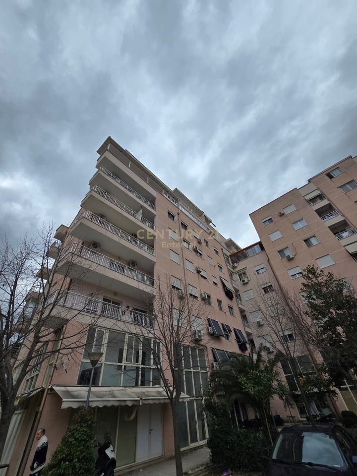 Zyrë me Qera tek Jordan Misja