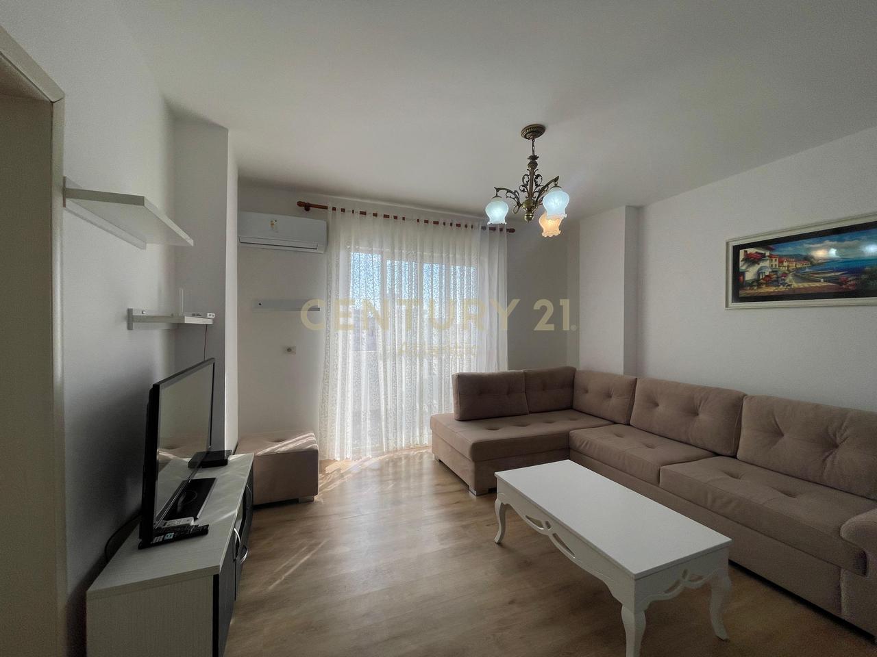 JEPET APARTAMENT 1+1 ME QIRA NE PLAZH HEKURUDHA , DURRES!!