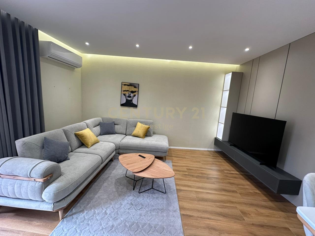 Appartamento 1+1 in vendita in via Kavaja, vicino al centro di Tirana!