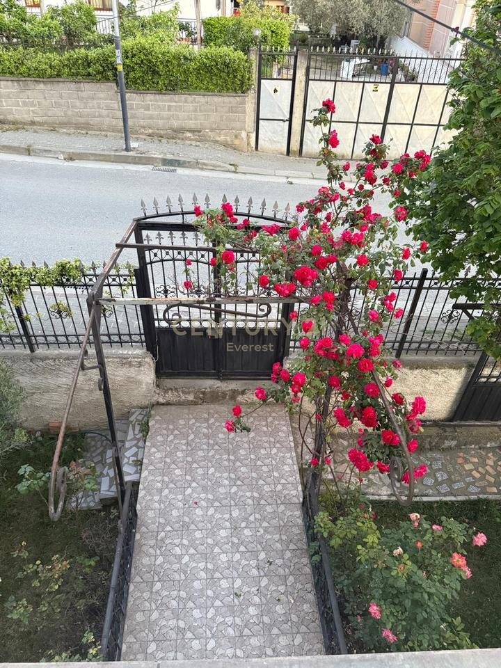 PRANE LIQENIT TE FARKES, VILE PER QIRA