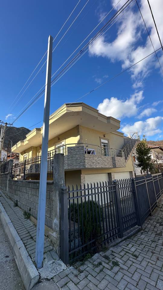 PRIVATE HOUSE FOR SALE IN POGRADEC – MOKRA STREET, WITH 200 M2 LAND !!!!