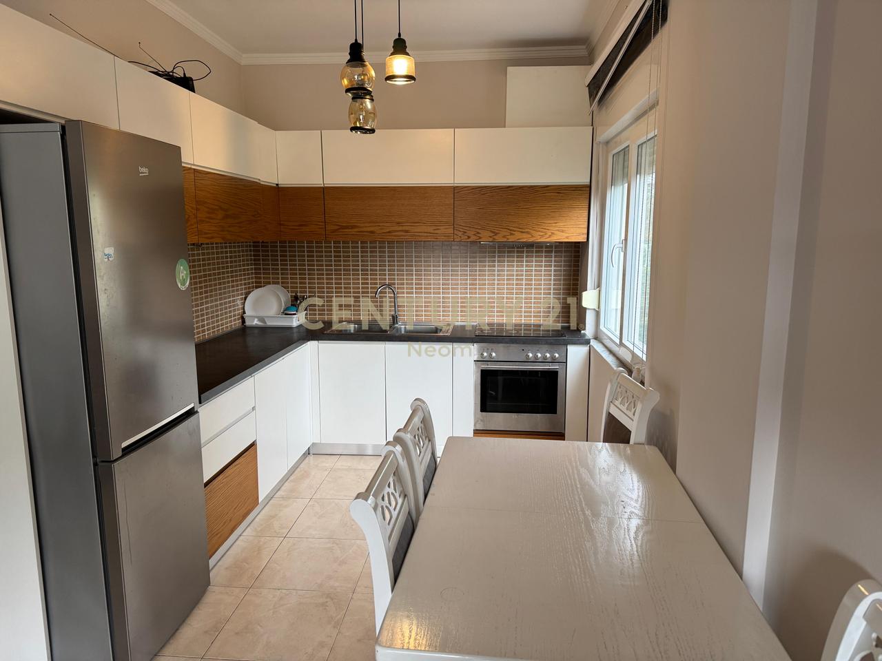 JAPIM  ME QERA APARTAMENT 2+1 AFER PALLATIT TE BRIGADAVE !