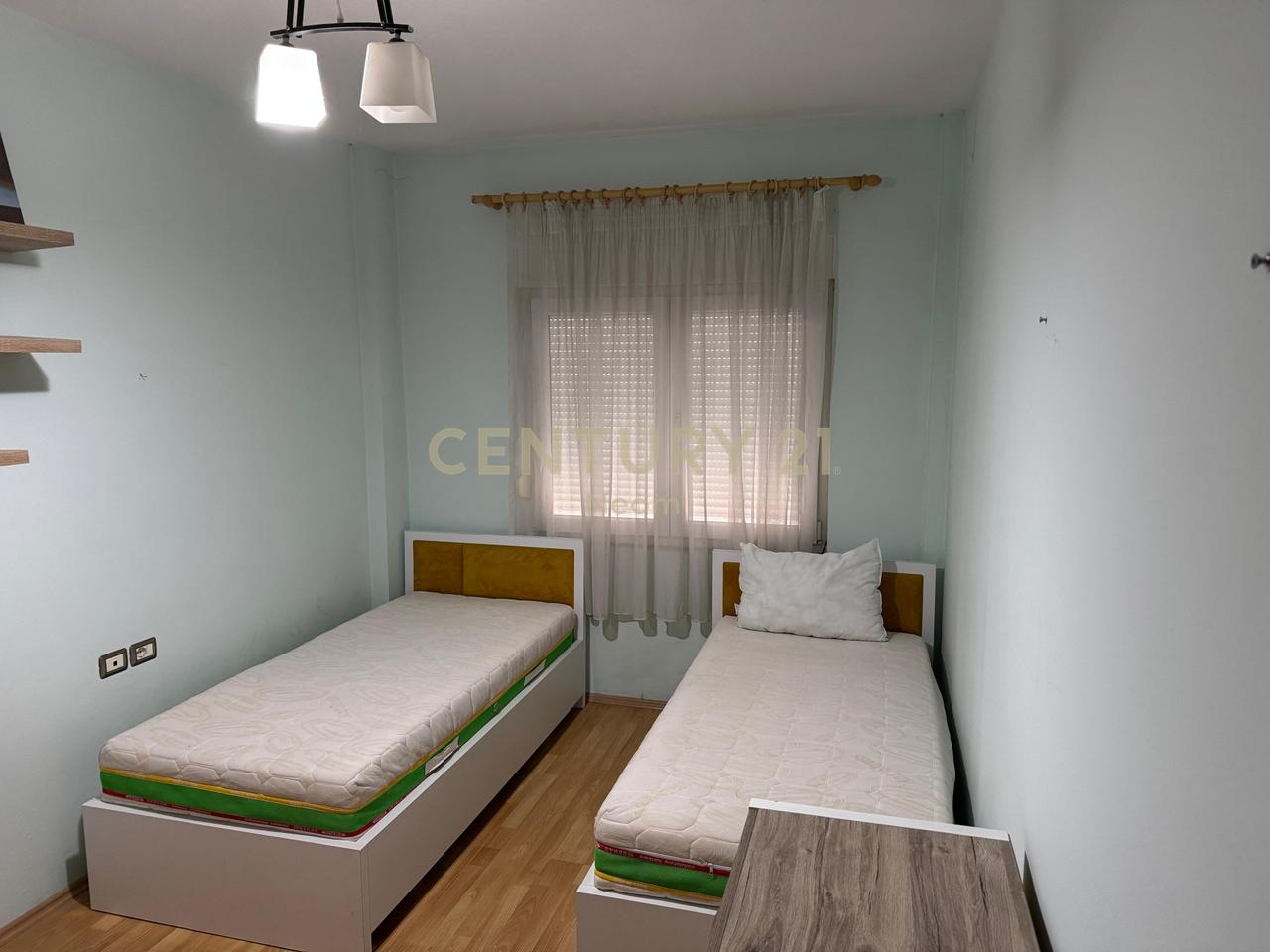 JAPIM  ME QERA APARTAMENT 2+1 AFER PALLATIT TE BRIGADAVE !