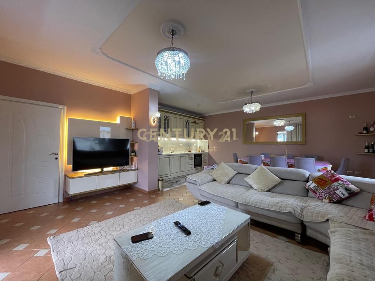 3-story Villa for Sale, Sauk, Tirana