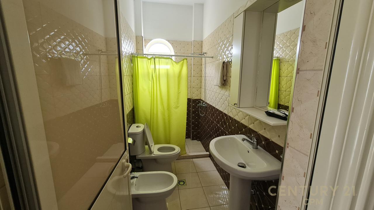 STIAMO AFFITTANDO UNA VILLA SU 3 PIANI A MJULL-BATHORE