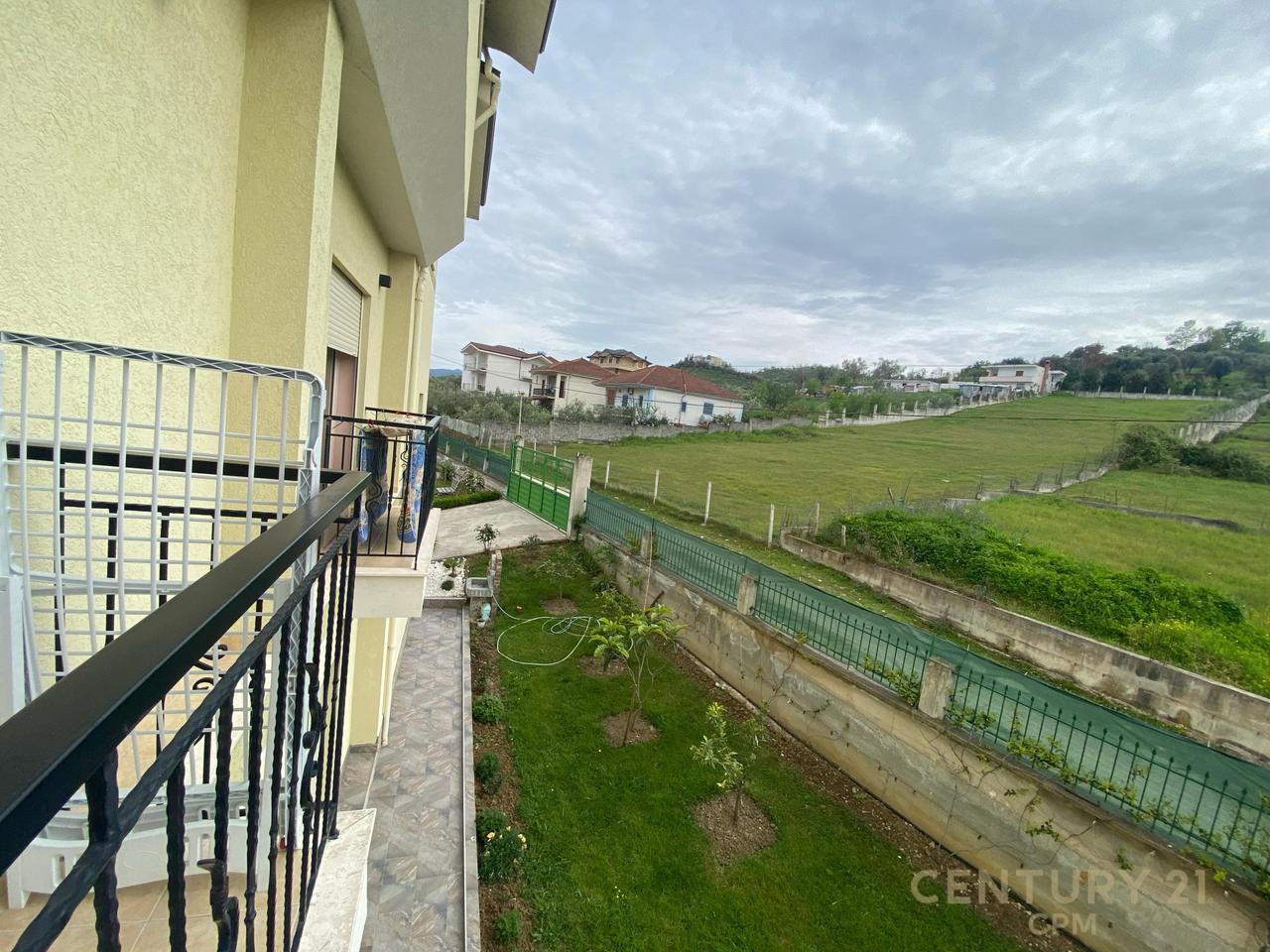 STIAMO AFFITTANDO UNA VILLA SU 3 PIANI A MJULL-BATHORE