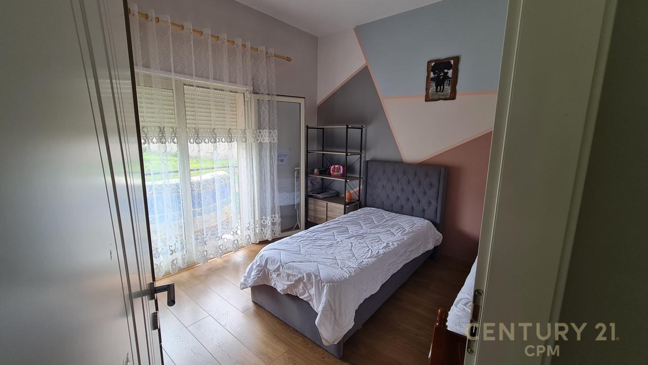 STIAMO AFFITTANDO UNA VILLA SU 3 PIANI A MJULL-BATHORE