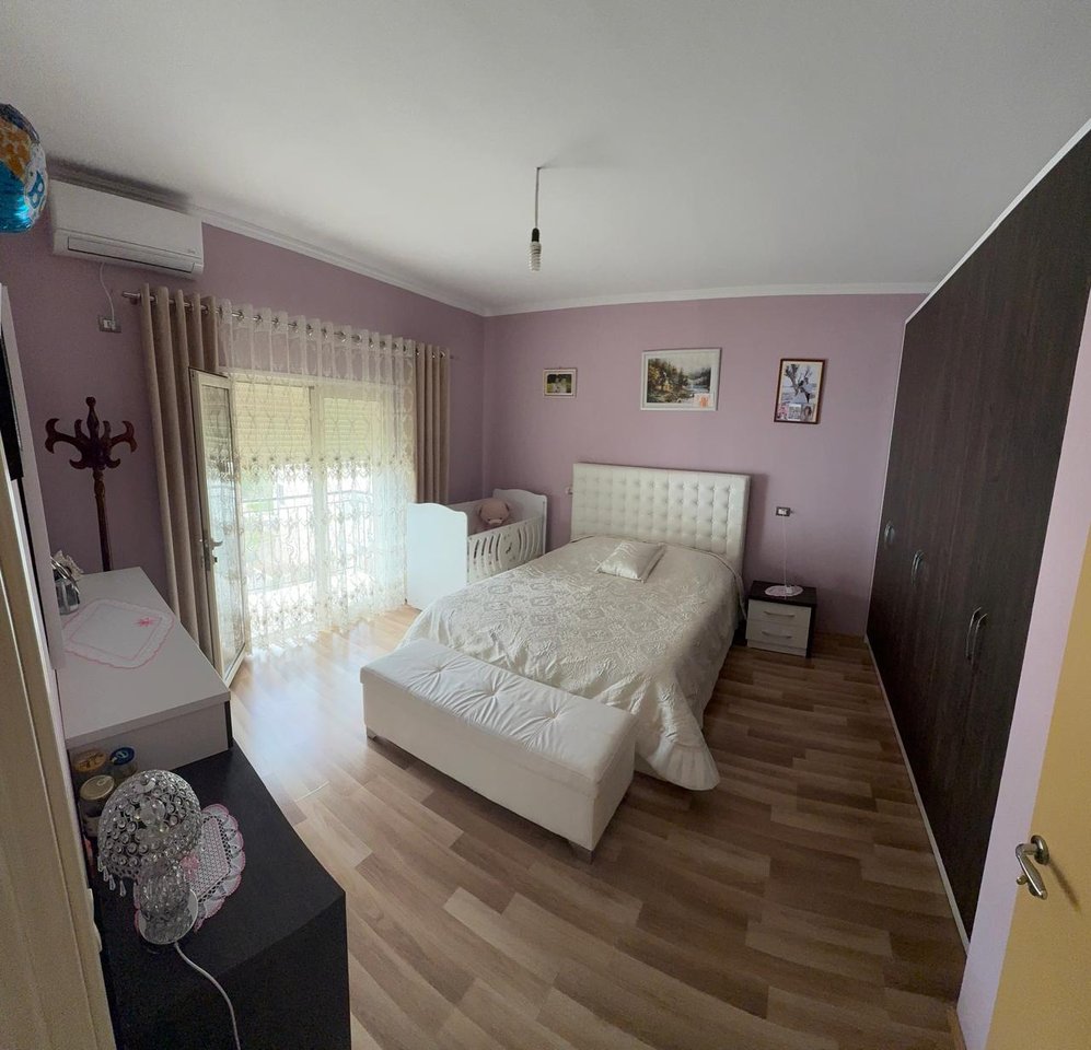 STIAMO AFFITTANDO UNA VILLA SU 3 PIANI A MJULL-BATHORE