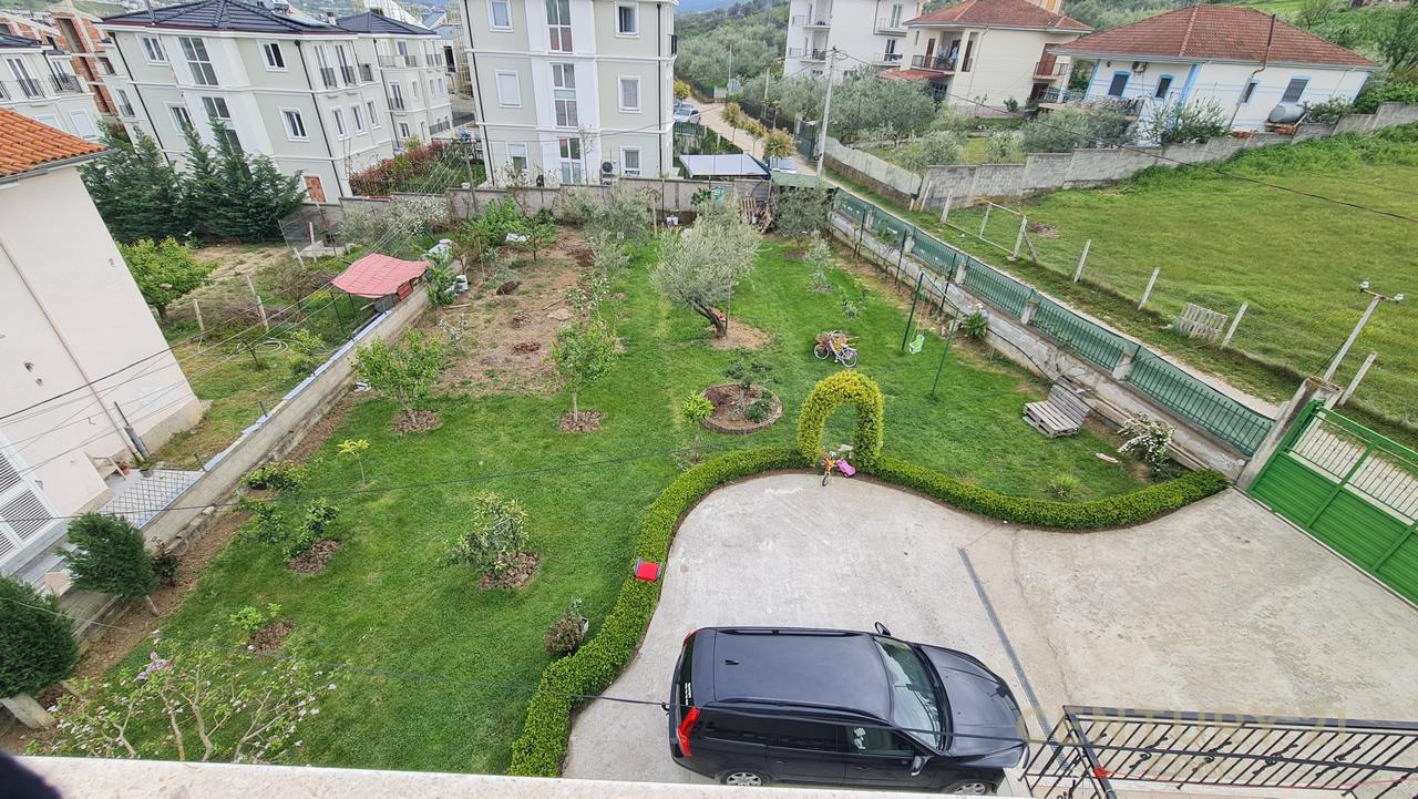 STIAMO AFFITTANDO UNA VILLA SU 3 PIANI A MJULL-BATHORE