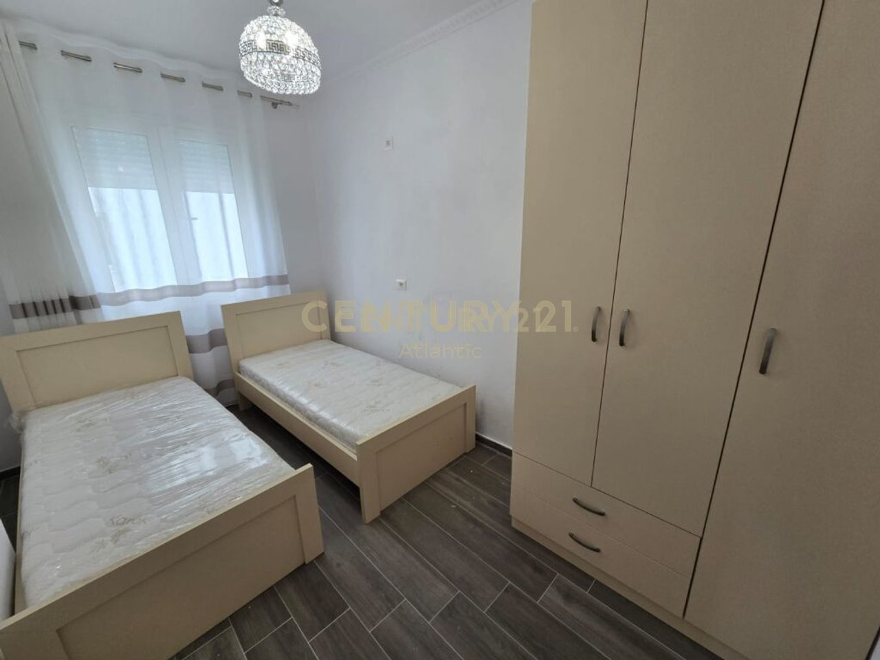JEPET ME QERA APARTAMENT 2+1 NE PLAZH-RROTA E KUQE!