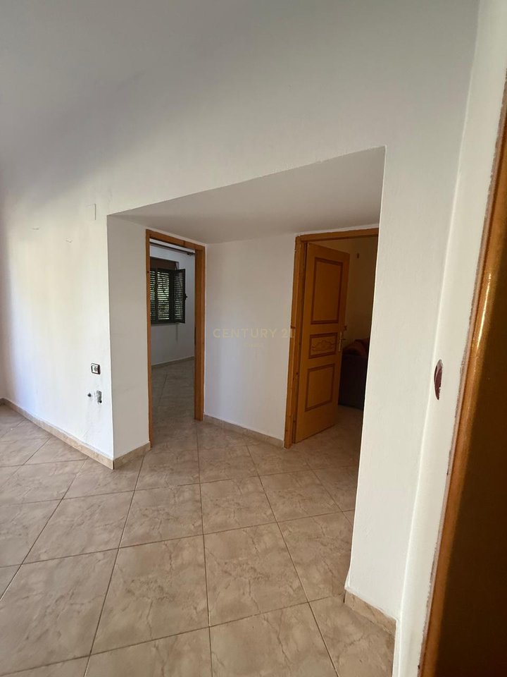 SHITET SHTEPI PRIVETE  ME TRAULL  NE KOTE,VLORE !!