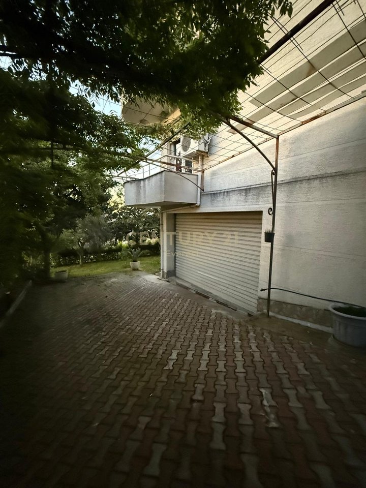 PRANE LIQENIT TE FARKES, VILE PER QIRA