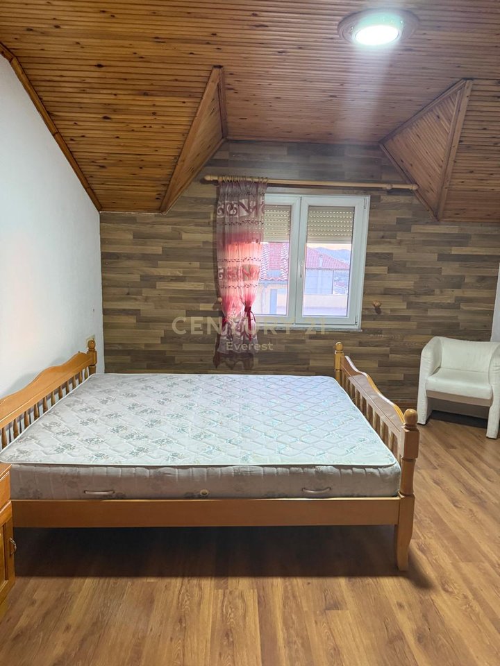 PRANE LIQENIT TE FARKES, VILE PER QIRA