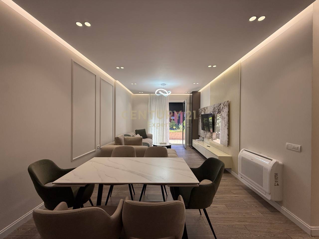 APPARTAMENTO 2+1 CON POSTO AUTO IN AFFITTO A ROSE GARDEN!