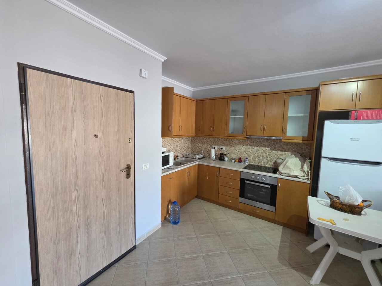 SARANDE, JAPIM ME QIRA APARTAMENT 2+1 ME PAMJE NGA DETI