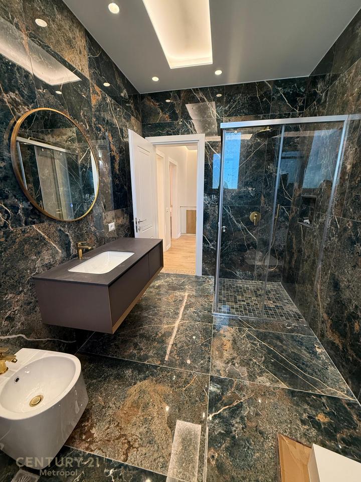 SHES VILE INDIVIDUALE ME PISHINE, GJIRI LALZIT!