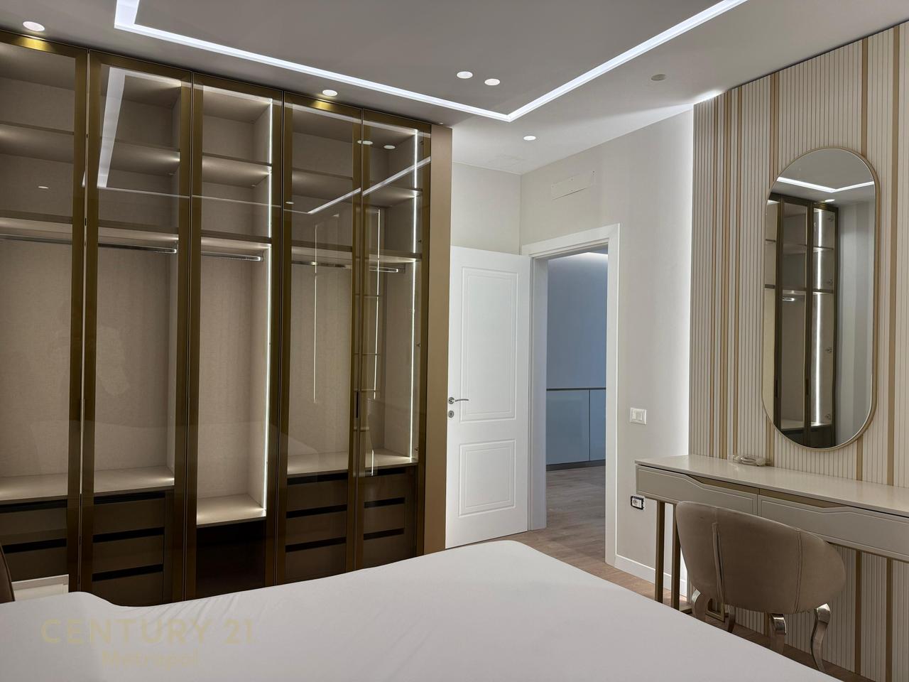 SHES VILE INDIVIDUALE ME PISHINE, GJIRI LALZIT!