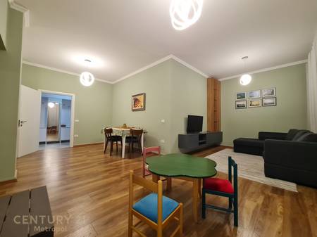 KAT VILE PER QIRA, PERBALLE SPITALIT AMERIKAN 3-SELITE!