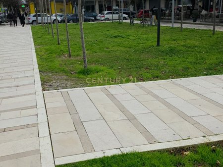 SHITET LOKAL TEK MUZEU I DESHMOREVE, DURRES !!!