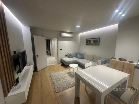 Appartamento 1+1 in affitto, Komuna e Parisit!