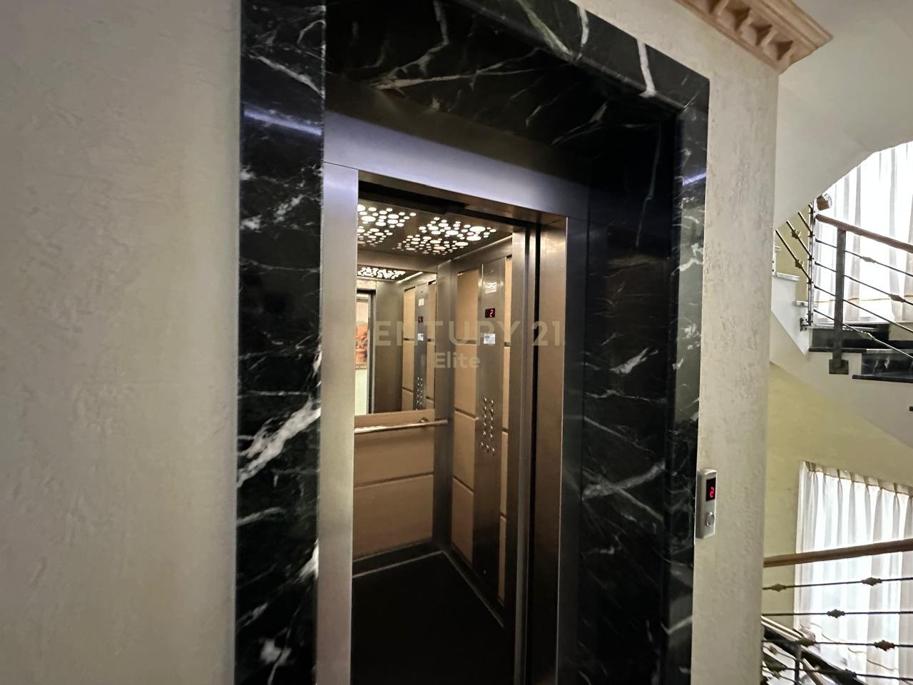 Hotel in vendita nella zona del Kombinat