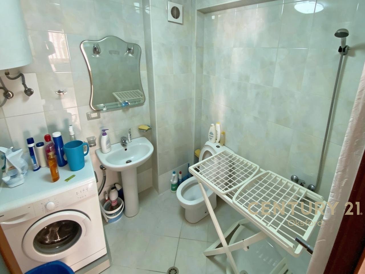 Apartament i Ndriçuar dhe Komod në Shitje në Golem – Vetëm 5 Minuta nga Plazhi!