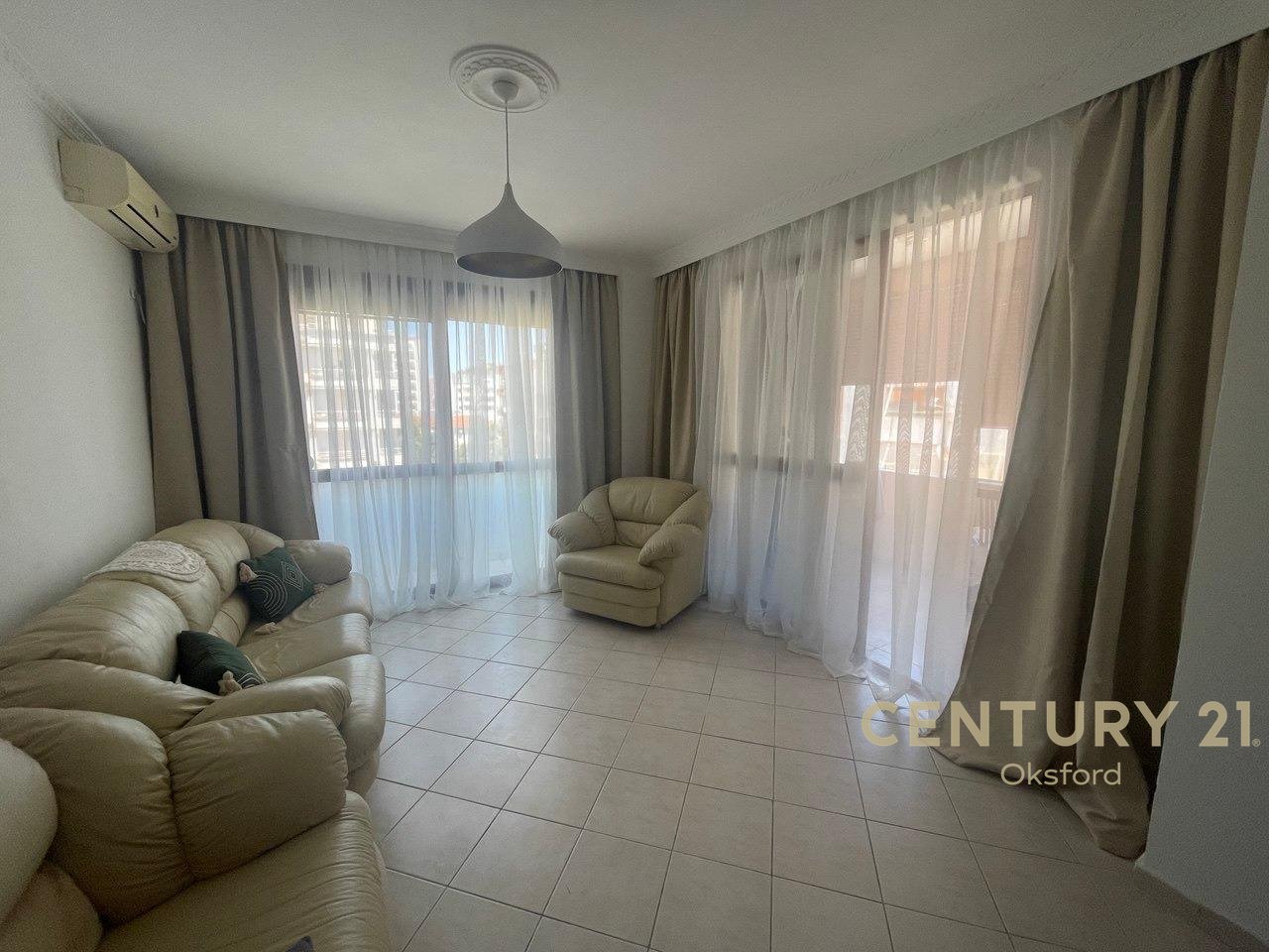 Apartament i Ndriçuar dhe Komod në Shitje në Golem – Vetëm 5 Minuta nga Plazhi!