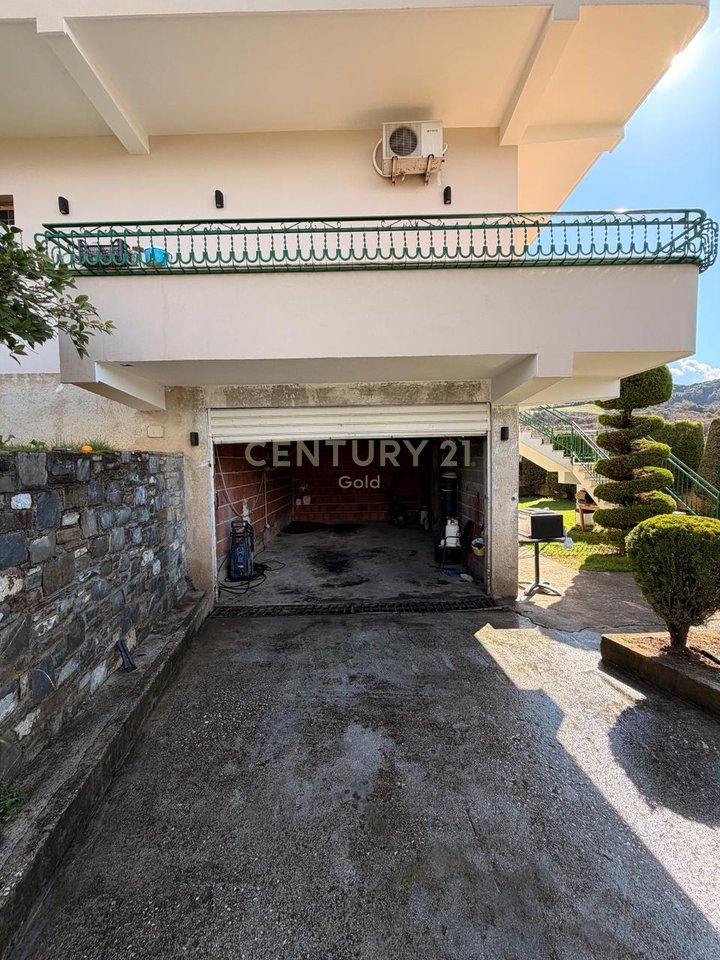 IN VENDITA VILLA + TERRENO 1010M2 A LANABREGAS, DAJT!