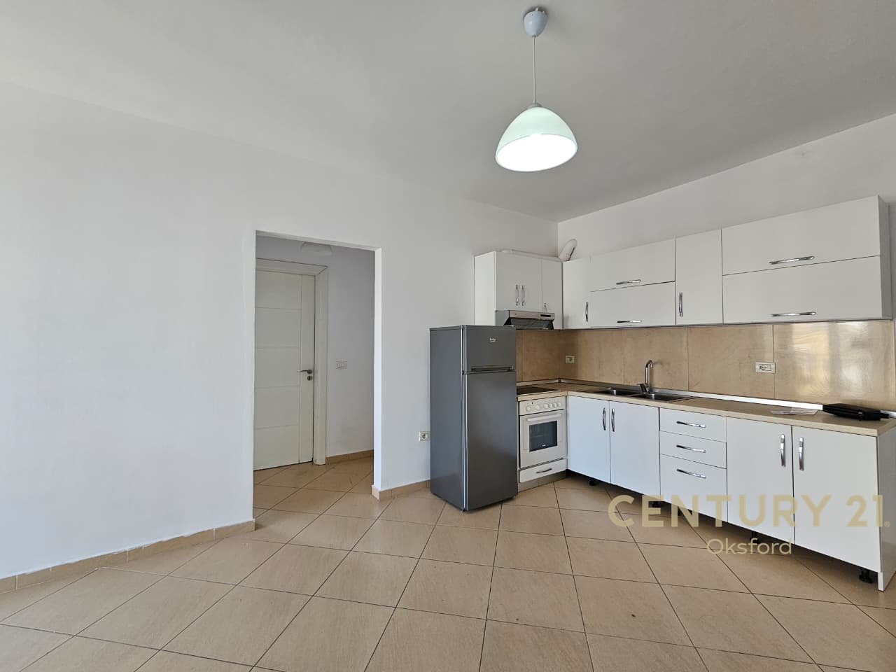 JEPET ME QIRA APARTAMENT 1+1 TE FUSHA AVIACIONIT