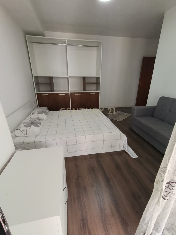 Appartamento 3+1+2 + posto auto nel Comune di Parigi!