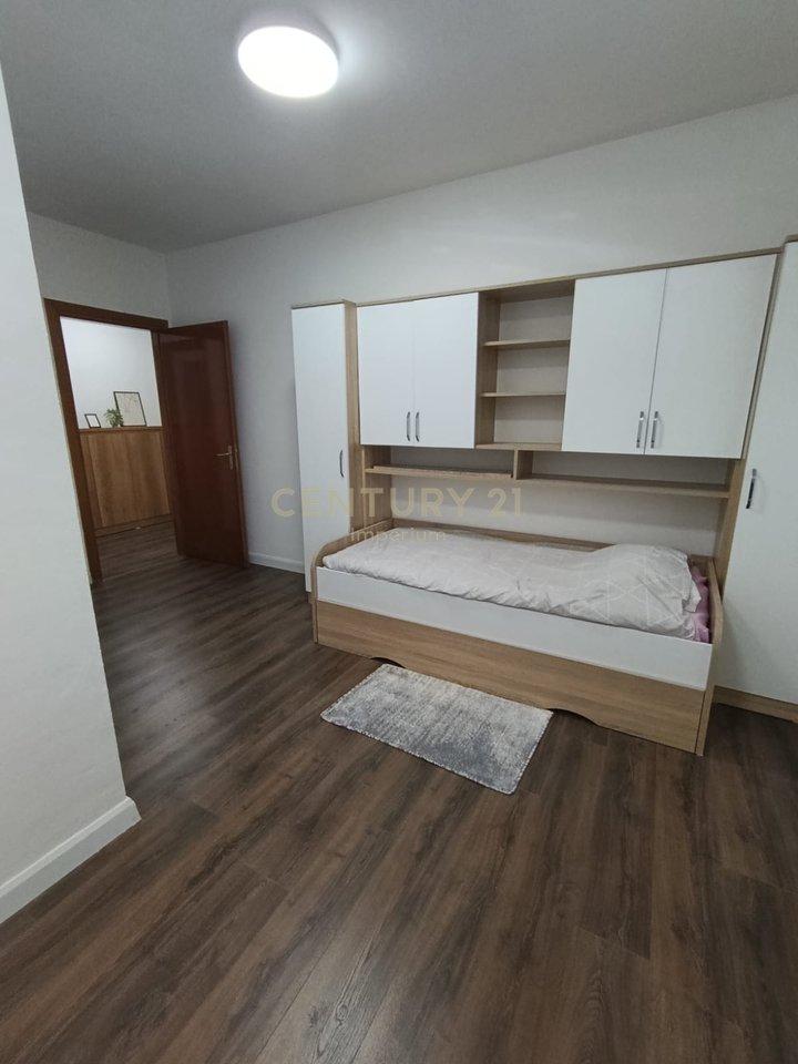 Appartamento 3+1+2 + posto auto nel Comune di Parigi!