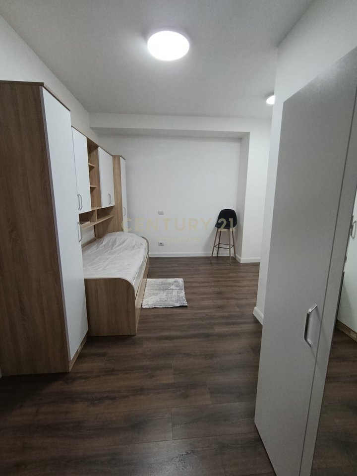 Appartamento 3+1+2 + posto auto nel Comune di Parigi!