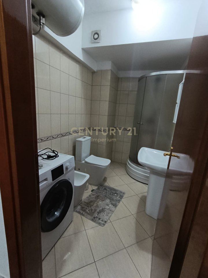 Appartamento 3+1+2 + posto auto nel Comune di Parigi!