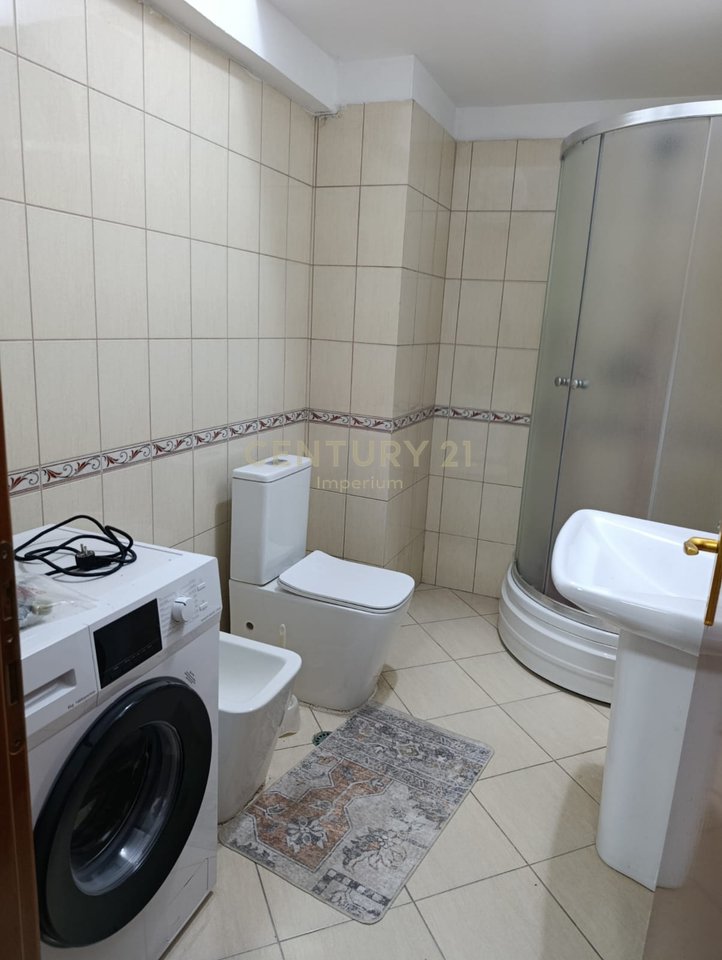 Appartamento 3+1+2 + posto auto nel Comune di Parigi!