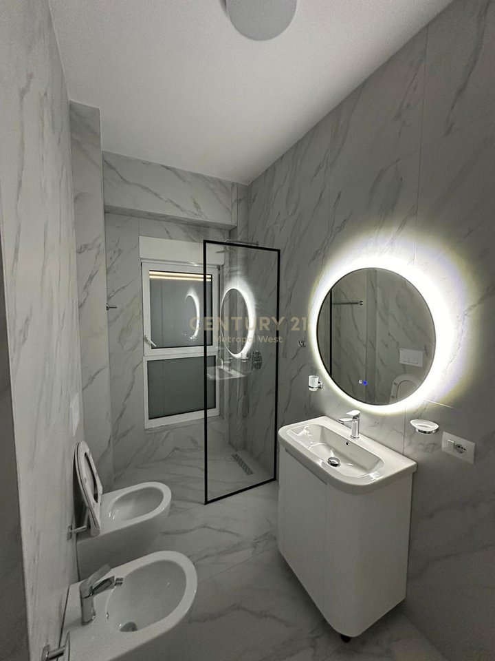 Shitet apartament  1+1 te Rezidenca Kaimi ne zonen e Ali Demit!