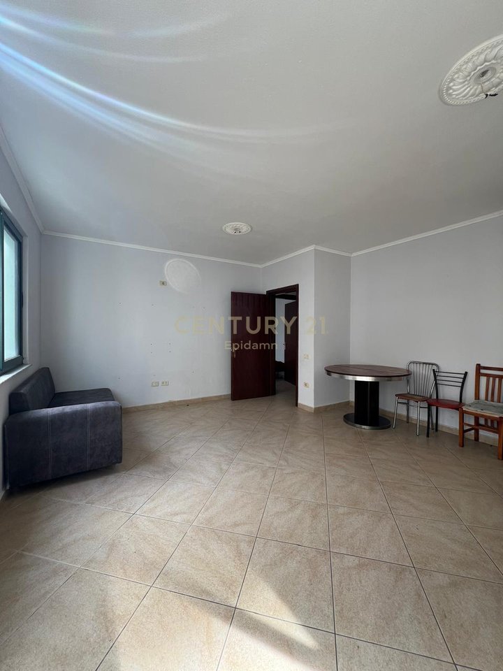 SHITET APARTAMENT 2+1 NE PLAZH, ILIRIA !