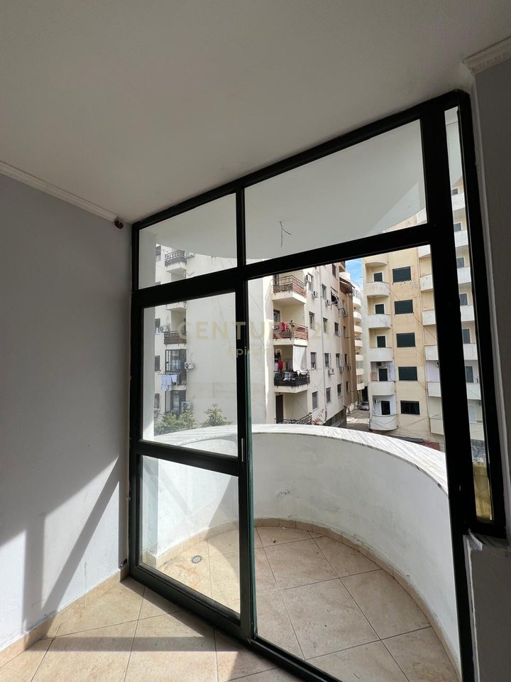 SHITET APARTAMENT 2+1 NE PLAZH, ILIRIA !