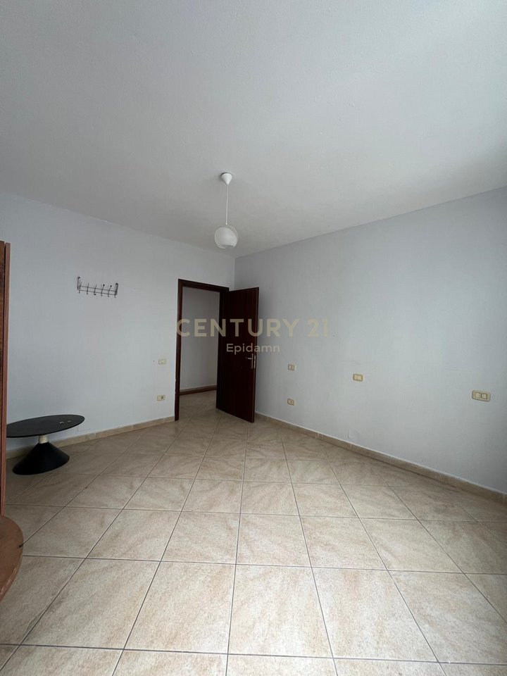 SHITET APARTAMENT 2+1 NE PLAZH, ILIRIA !